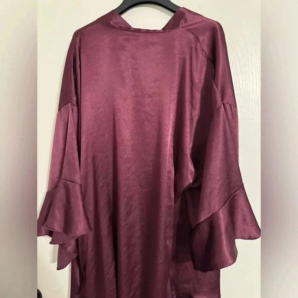 Victoria’s Secret Satin Robe w/ Pockets |Burgundy Color |Size M/L Missing belt - Picture 4 of 6